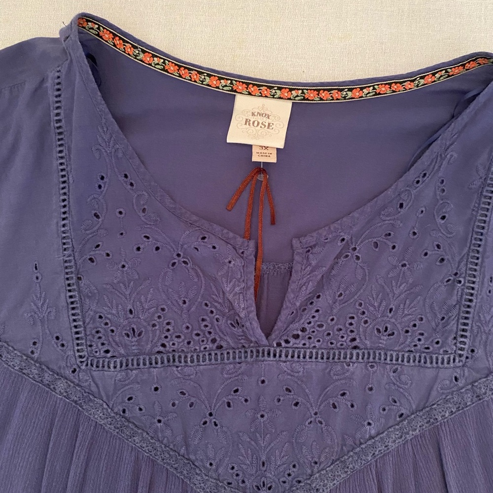 Knox Rose Eyelet Detail Top - Picture 4 of 12